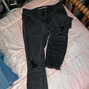 Black Mid-rise Skinny Jean